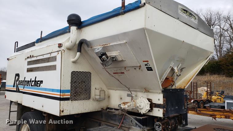 image for item DD4047 1997 Ford CF8000 pothole patcher truck