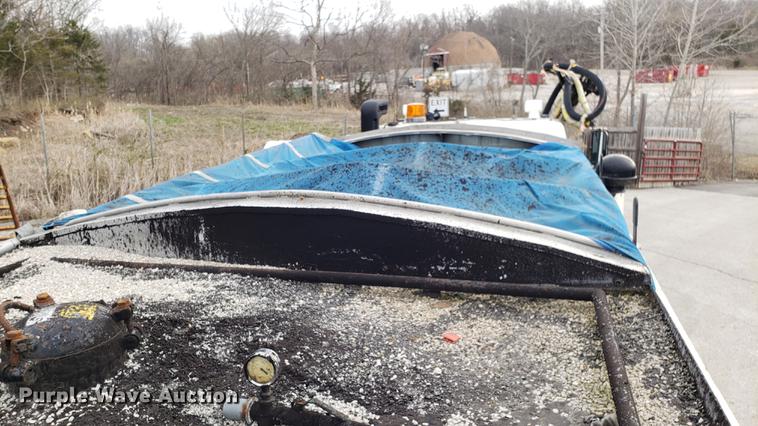 image for item DD4047 1997 Ford CF8000 pothole patcher truck