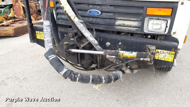 image for item DD4047 1997 Ford CF8000 pothole patcher truck
