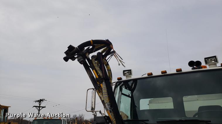 image for item DD4047 1997 Ford CF8000 pothole patcher truck