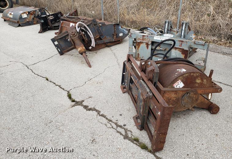 image for item DD4056 (5) skid steer attachments
