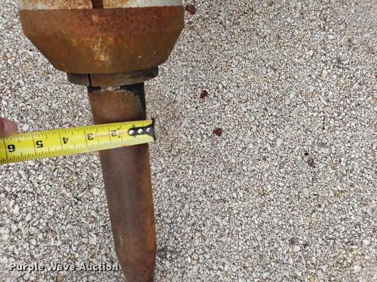 image for item DD4056 (5) skid steer attachments