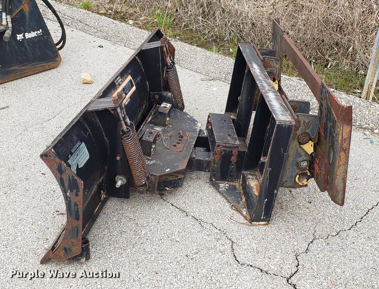 image for item DD4056 (5) skid steer attachments