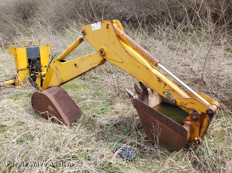 image for item DD4060 John Deere backhoe attachment