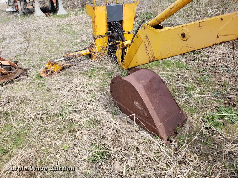 image for item DD4060 John Deere backhoe attachment