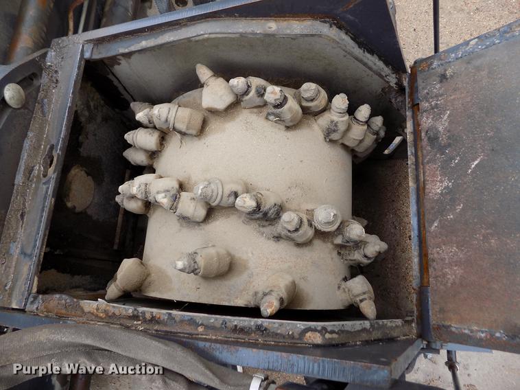 image for item DE1113 Melroe Bobcat cold planer