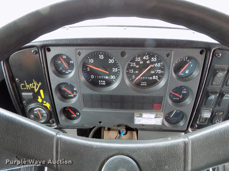 image for item DE1155 2001 Freightliner FS65 Blue Bird school bus