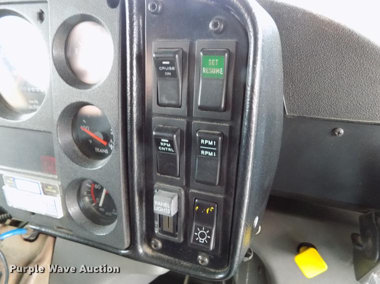 image for item DE1155 2001 Freightliner FS65 Blue Bird school bus