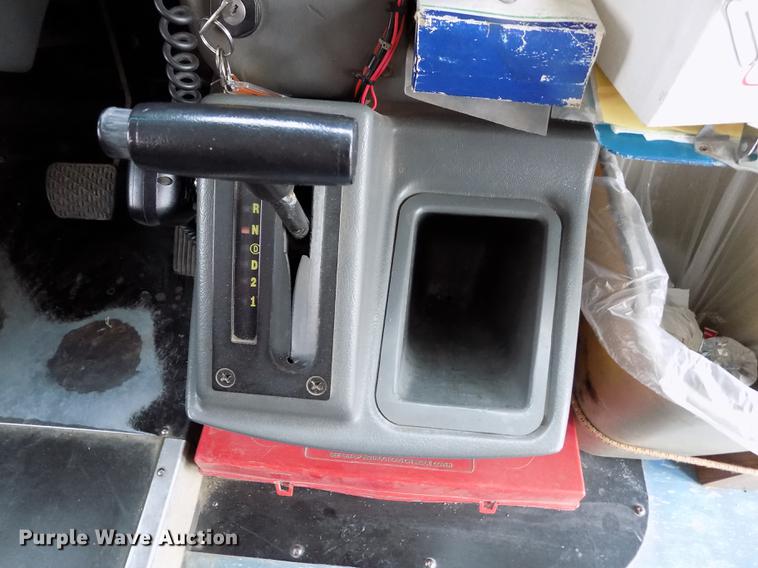 image for item DE1155 2001 Freightliner FS65 Blue Bird school bus