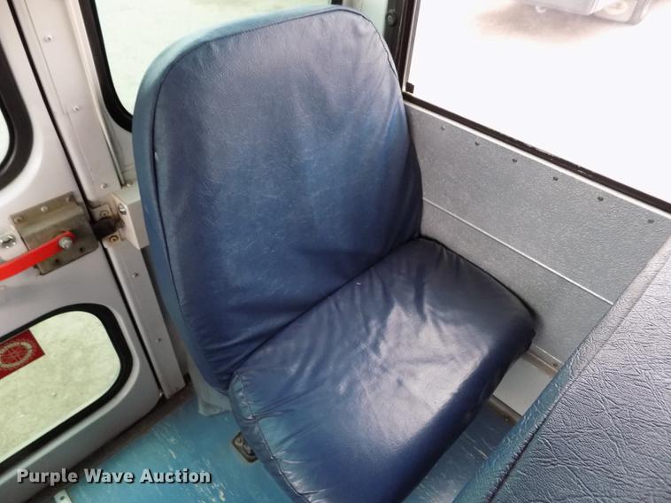 image for item DE1155 2001 Freightliner FS65 Blue Bird school bus