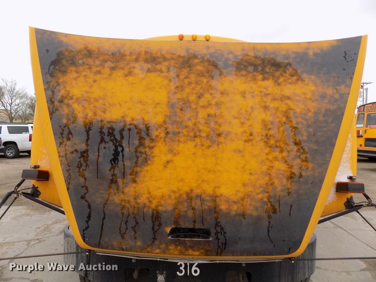 image for item DE1155 2001 Freightliner FS65 Blue Bird school bus