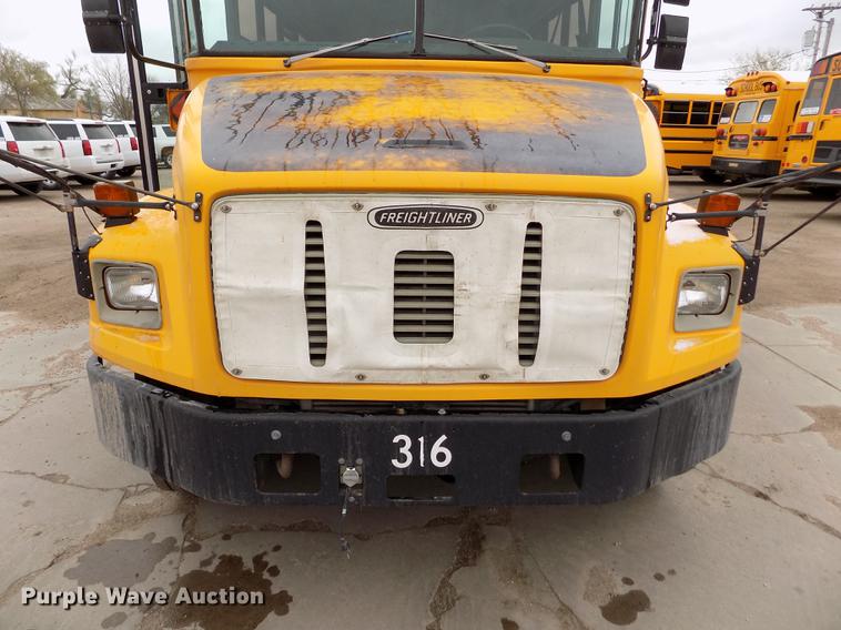 image for item DE1155 2001 Freightliner FS65 Blue Bird school bus