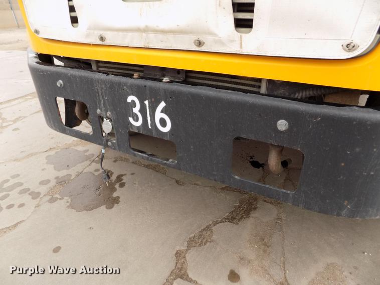 image for item DE1155 2001 Freightliner FS65 Blue Bird school bus