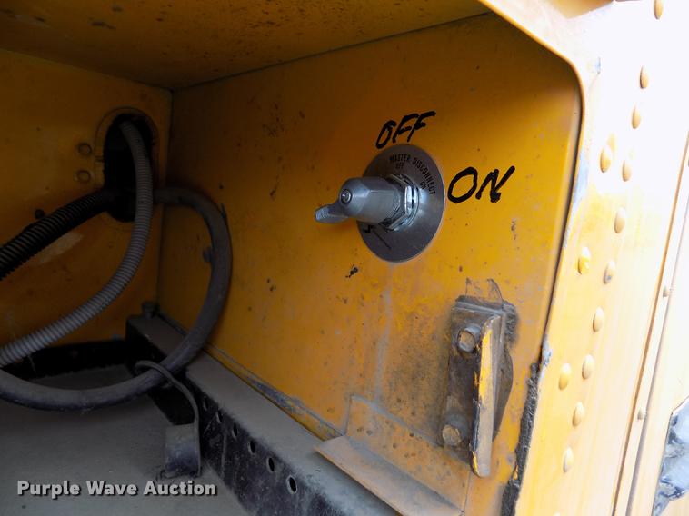 image for item DE1155 2001 Freightliner FS65 Blue Bird school bus