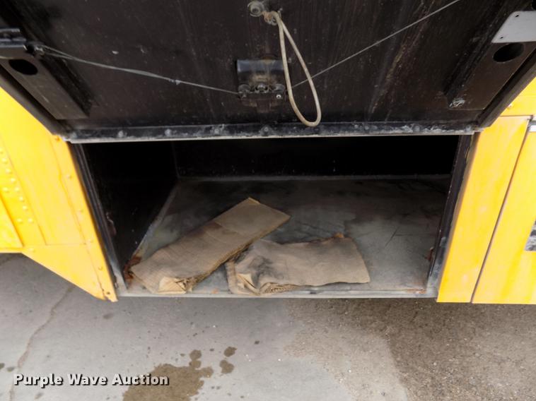 image for item DE1155 2001 Freightliner FS65 Blue Bird school bus