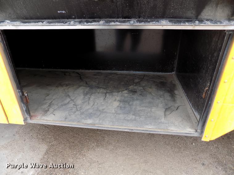 image for item DE1155 2001 Freightliner FS65 Blue Bird school bus