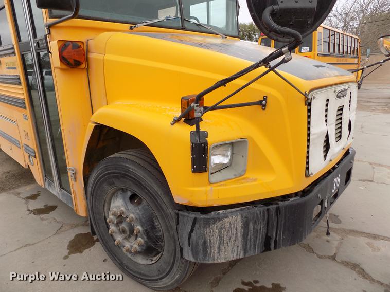 image for item DE1155 2001 Freightliner FS65 Blue Bird school bus