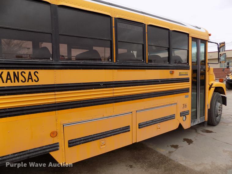 image for item DE1155 2001 Freightliner FS65 Blue Bird school bus