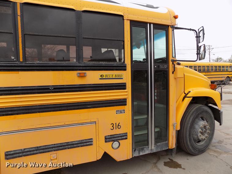 image for item DE1155 2001 Freightliner FS65 Blue Bird school bus