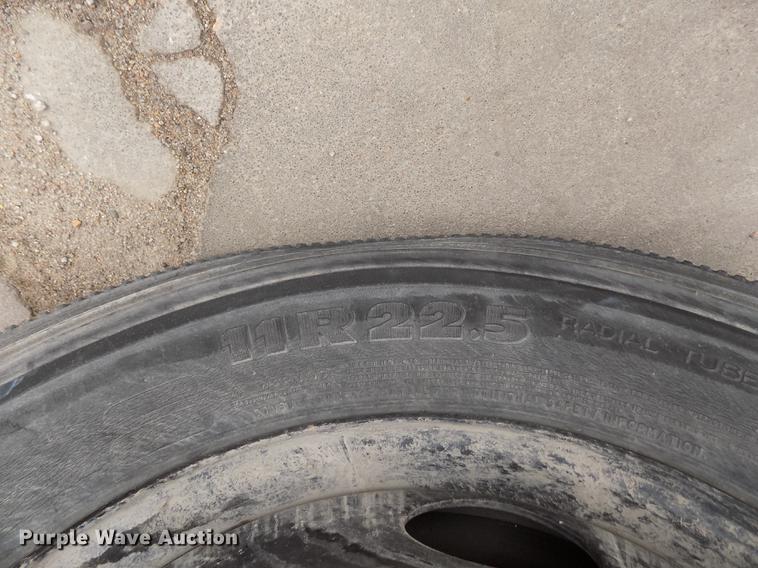 image for item DE1155 2001 Freightliner FS65 Blue Bird school bus