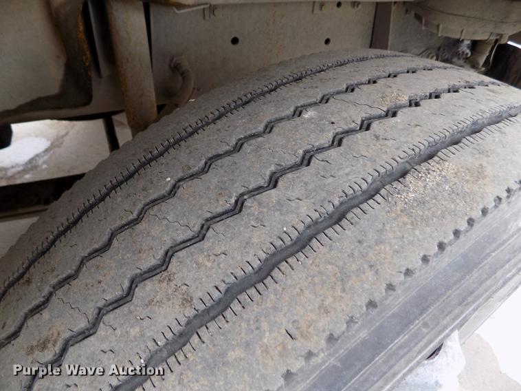 image for item DE1155 2001 Freightliner FS65 Blue Bird school bus