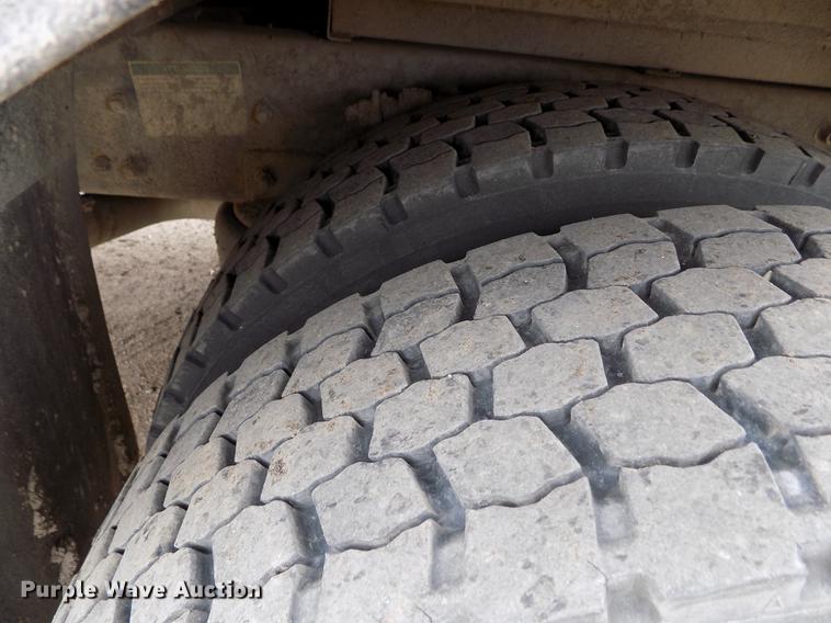 image for item DE1155 2001 Freightliner FS65 Blue Bird school bus