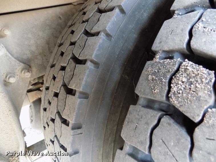 image for item DE1155 2001 Freightliner FS65 Blue Bird school bus