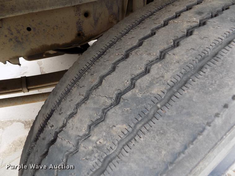 image for item DE1155 2001 Freightliner FS65 Blue Bird school bus