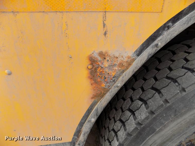 image for item DE1155 2001 Freightliner FS65 Blue Bird school bus