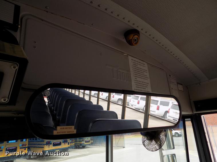 image for item DE1156 2003 Thomas Built Saf-T-Liner MVP EF school bus