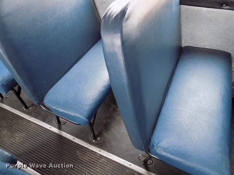 image for item DE1156 2003 Thomas Built Saf-T-Liner MVP EF school bus