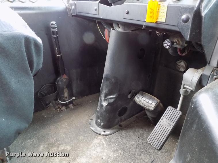 image for item DE1156 2003 Thomas Built Saf-T-Liner MVP EF school bus