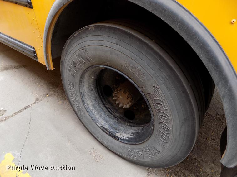 image for item DE1156 2003 Thomas Built Saf-T-Liner MVP EF school bus