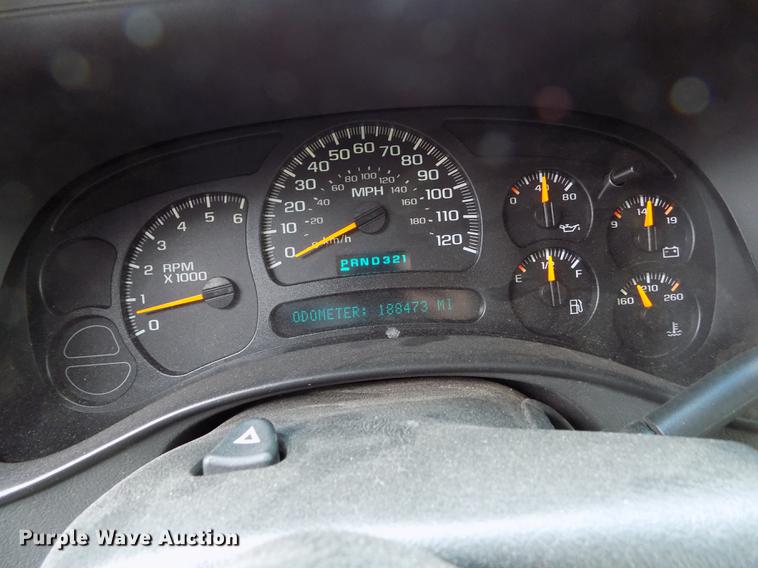 image for item DE1158 2005 Chevrolet Suburban 1500 SUV