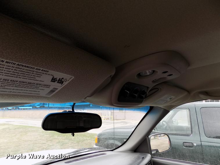 image for item DE1158 2005 Chevrolet Suburban 1500 SUV