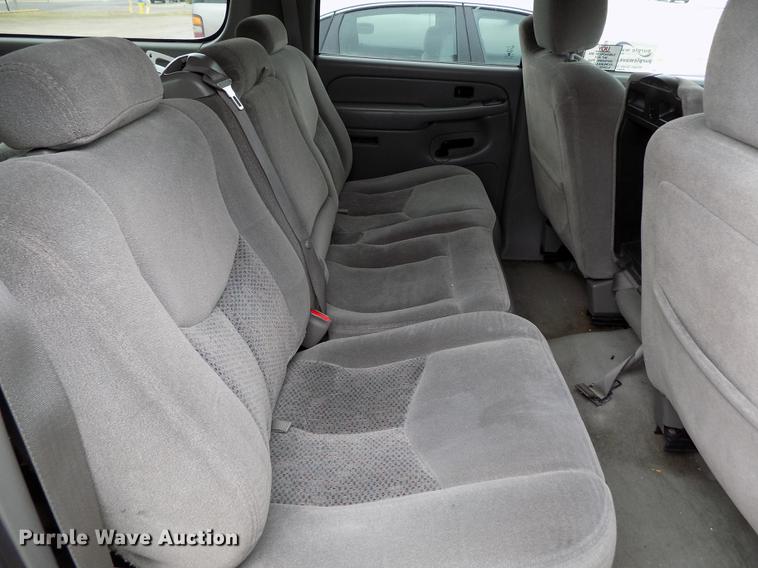 image for item DE1158 2005 Chevrolet Suburban 1500 SUV