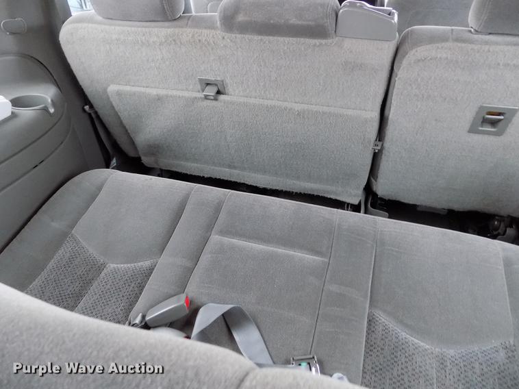 image for item DE1158 2005 Chevrolet Suburban 1500 SUV