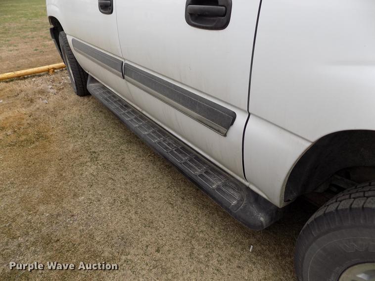 image for item DE1158 2005 Chevrolet Suburban 1500 SUV