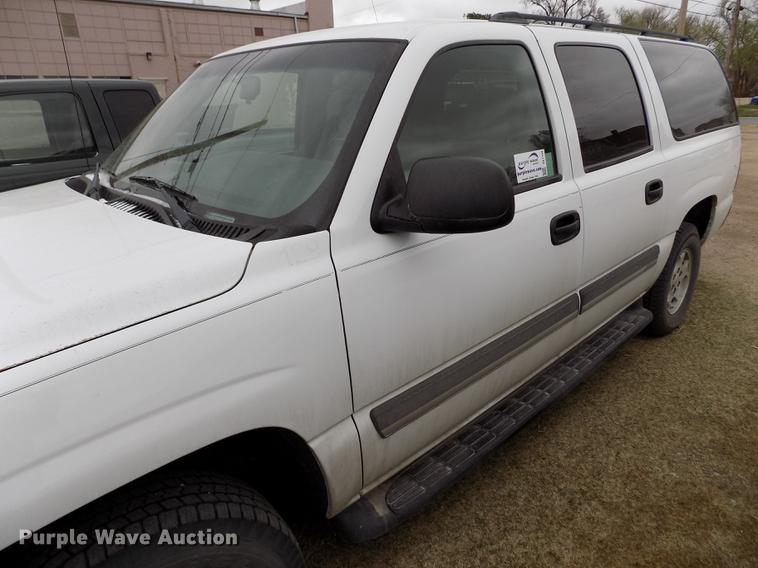 image for item DE1158 2005 Chevrolet Suburban 1500 SUV