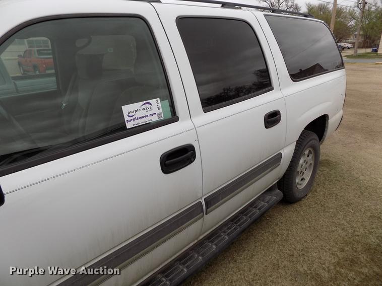 image for item DE1158 2005 Chevrolet Suburban 1500 SUV
