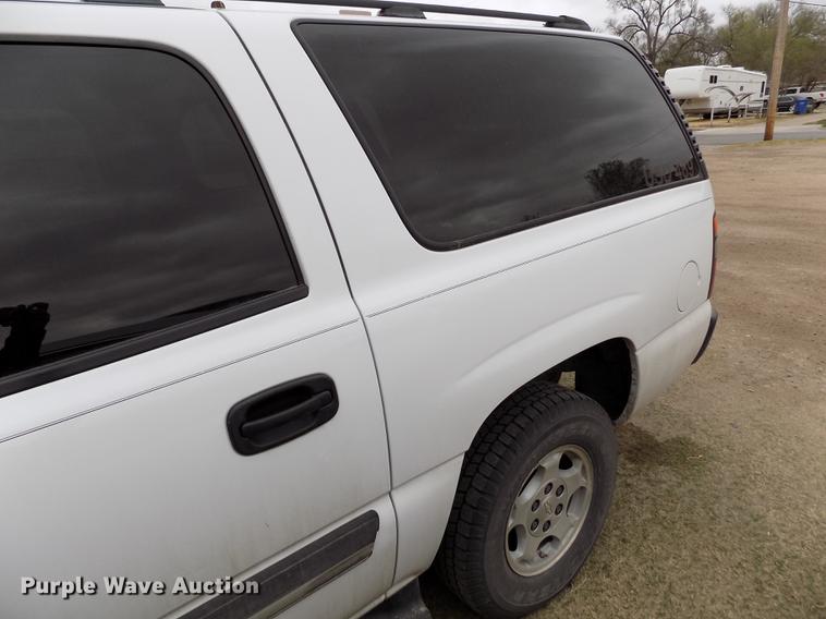 image for item DE1158 2005 Chevrolet Suburban 1500 SUV