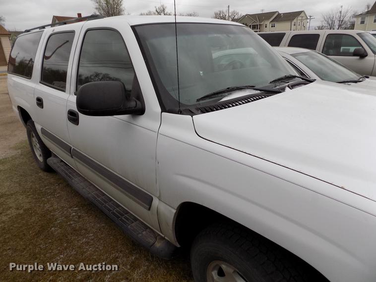 image for item DE1158 2005 Chevrolet Suburban 1500 SUV
