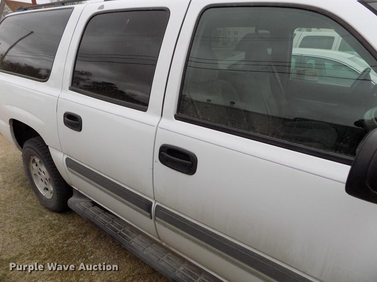 image for item DE1158 2005 Chevrolet Suburban 1500 SUV