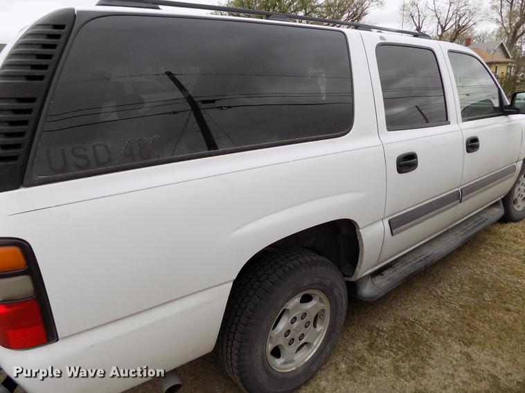 image for item DE1158 2005 Chevrolet Suburban 1500 SUV