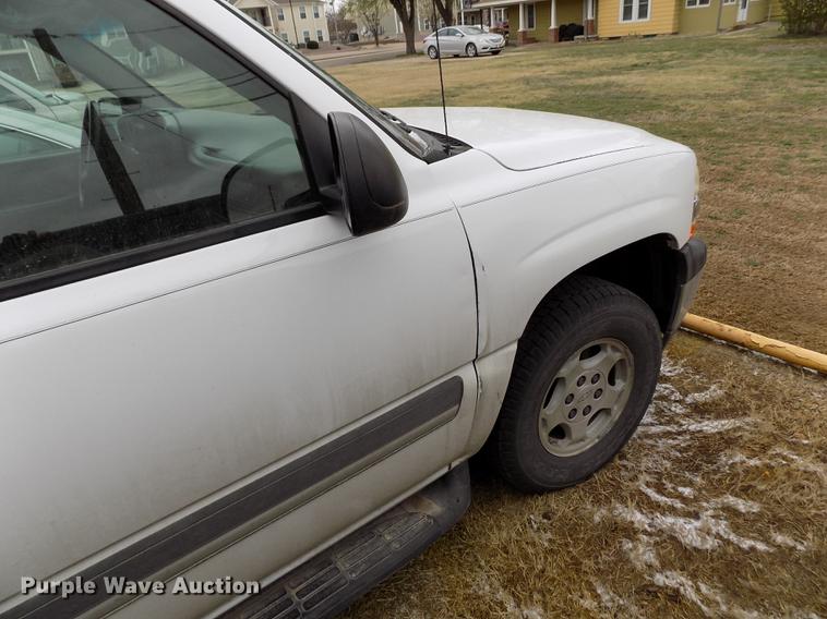 image for item DE1158 2005 Chevrolet Suburban 1500 SUV