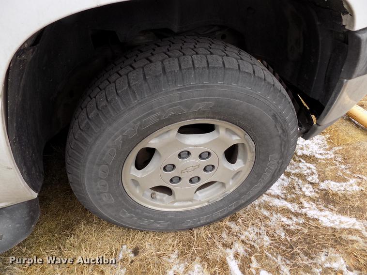 image for item DE1158 2005 Chevrolet Suburban 1500 SUV
