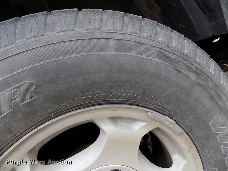 image for item DE1158 2005 Chevrolet Suburban 1500 SUV