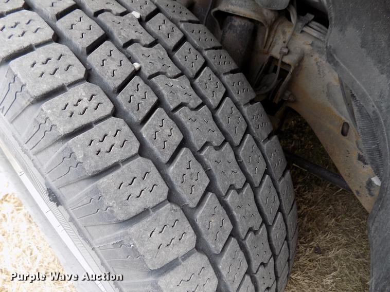 image for item DE1158 2005 Chevrolet Suburban 1500 SUV