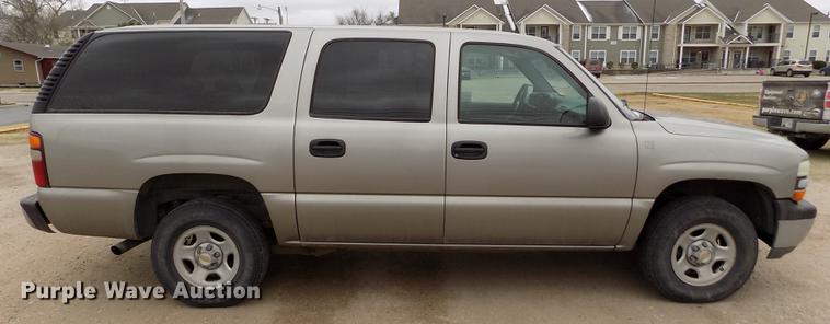 image for item DE1159 2001 Chevrolet Suburban C1500 SUV