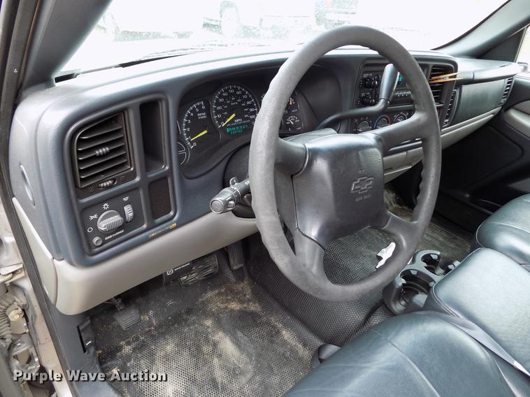 image for item DE1159 2001 Chevrolet Suburban C1500 SUV